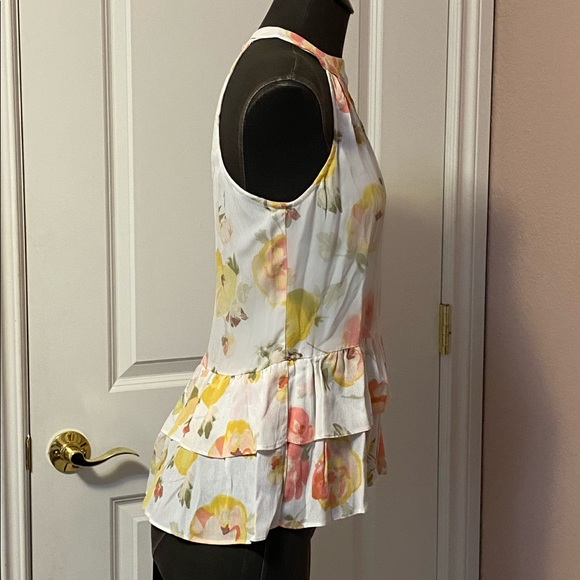 Floral ruffle tank - Picture 2 of 3